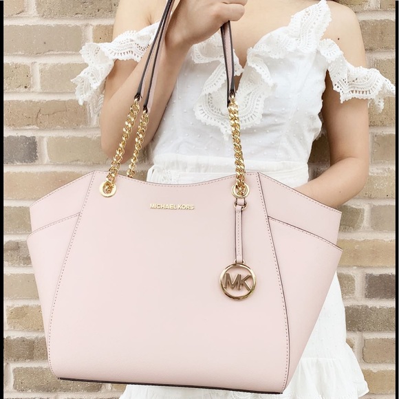 Michael Kors Handbags - SALE‼️‼️ Michael Kors Large Pink Chain Tote